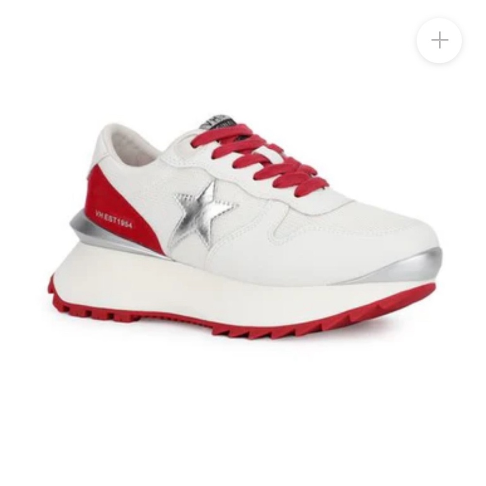 White & Red Star Accent Women's Platform Sneaker